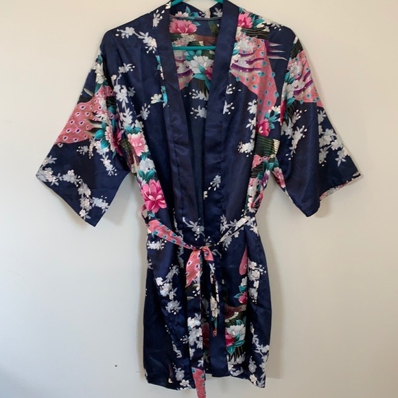 CUTE FLORAL SATIN ROBE  SIZE M - Picture 1 of 6